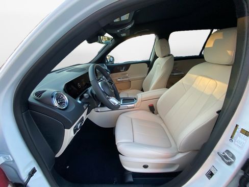 New 2026 Mercedes-Benz GLB 250 4MATIC image 9