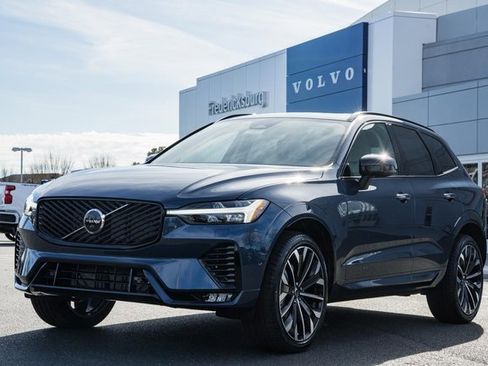 New 2026 Volvo XC60 B5 Ultra w/ Protection Package Premier image 3