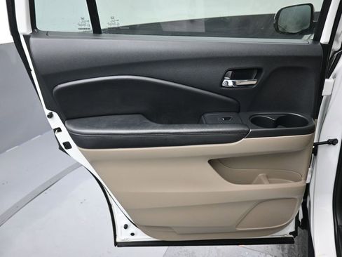 Used 2020 Honda Pilot EX image 31