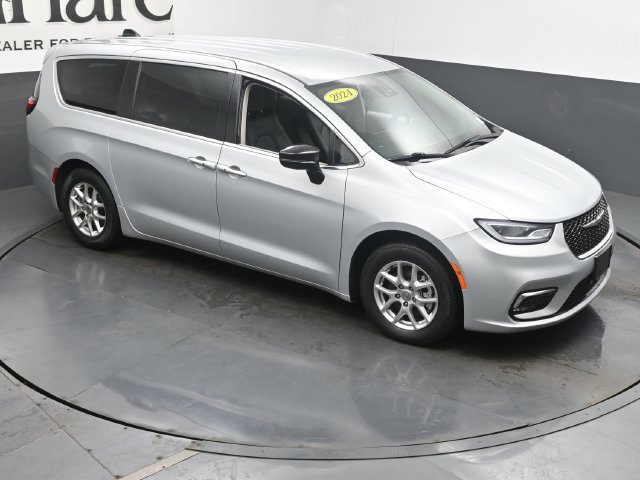 Used 2024 Chrysler Pacifica Touring-L FWD image 44