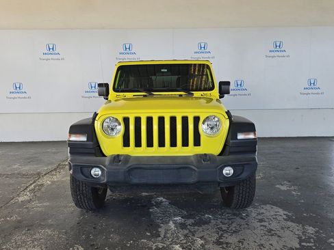 Used 2023 Jeep Wrangler Unlimited Sport AWD/4WD image 3