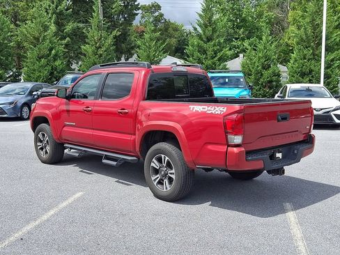 Used 2017 Toyota Tacoma TRD Sport w/ Tow Package (A/T) AWD/4WD image 6