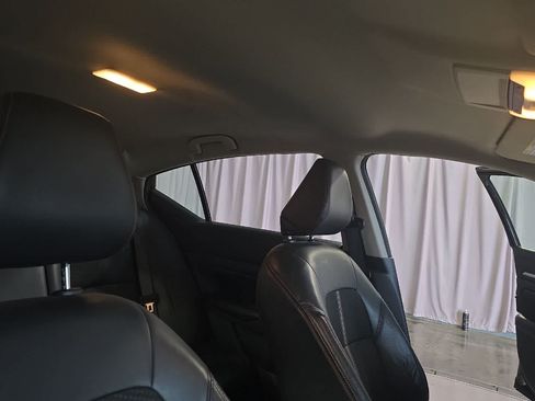 Used 2024 Nissan Altima 2.5 SR FWD image 18