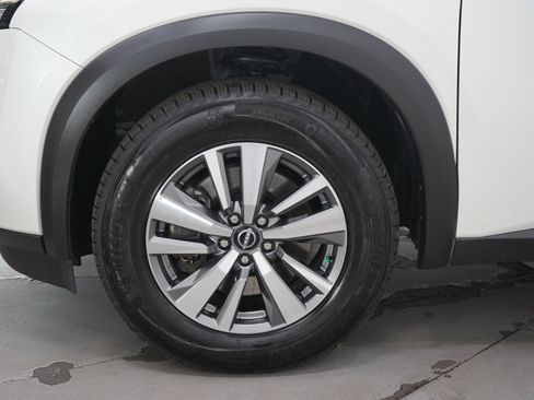 Used 2022 Nissan Pathfinder SL image 32