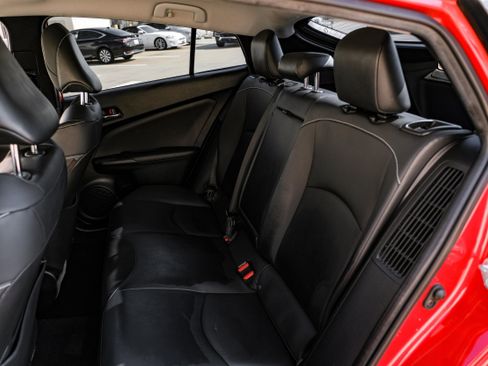 Used 2021 Toyota Prius Prime XLE image 36