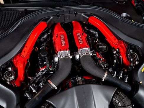 Used 2019 Ferrari Portofino image 13