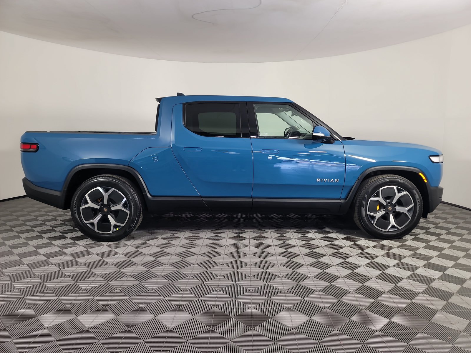 Used 2023 Rivian R1T Adventure Quad AWD/4WD image 6