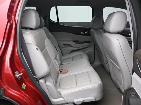 Used 2023 GMC Acadia SLT image 17