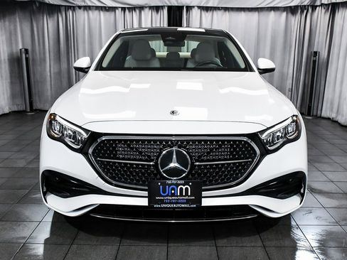 Used 2025 Mercedes-Benz E 450 4MATIC Sedan image 2