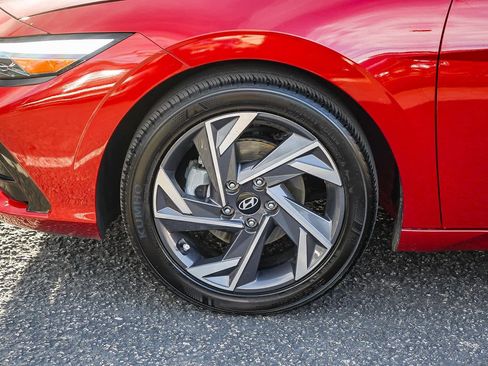 Certified 2025 Hyundai Elantra SEL image 12