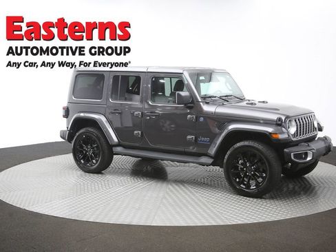 Used 2025 Jeep Wrangler Unlimited Sahara AWD/4WD image 47