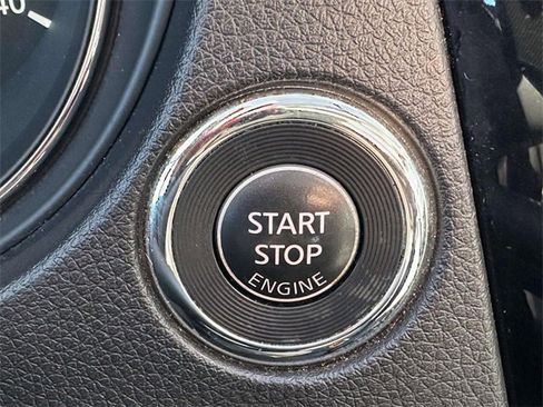 Used 2017 Nissan Rogue Sport SV w/ SV Premium Package image 41