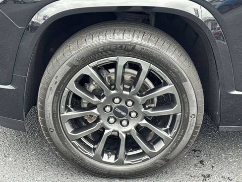 Used 2023 GMC Acadia Denali w/ Black Diamond Edition FWD image 28
