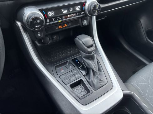 Used 2024 Toyota RAV4 XLE image 32