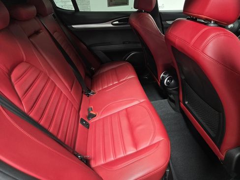 Used 2022 Alfa Romeo Stelvio Veloce image 53