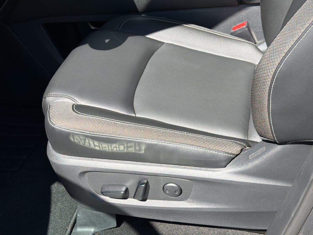 Used 2023 Nissan Pathfinder SL w/ Lighting Package (N92) AWD/4WD image 25