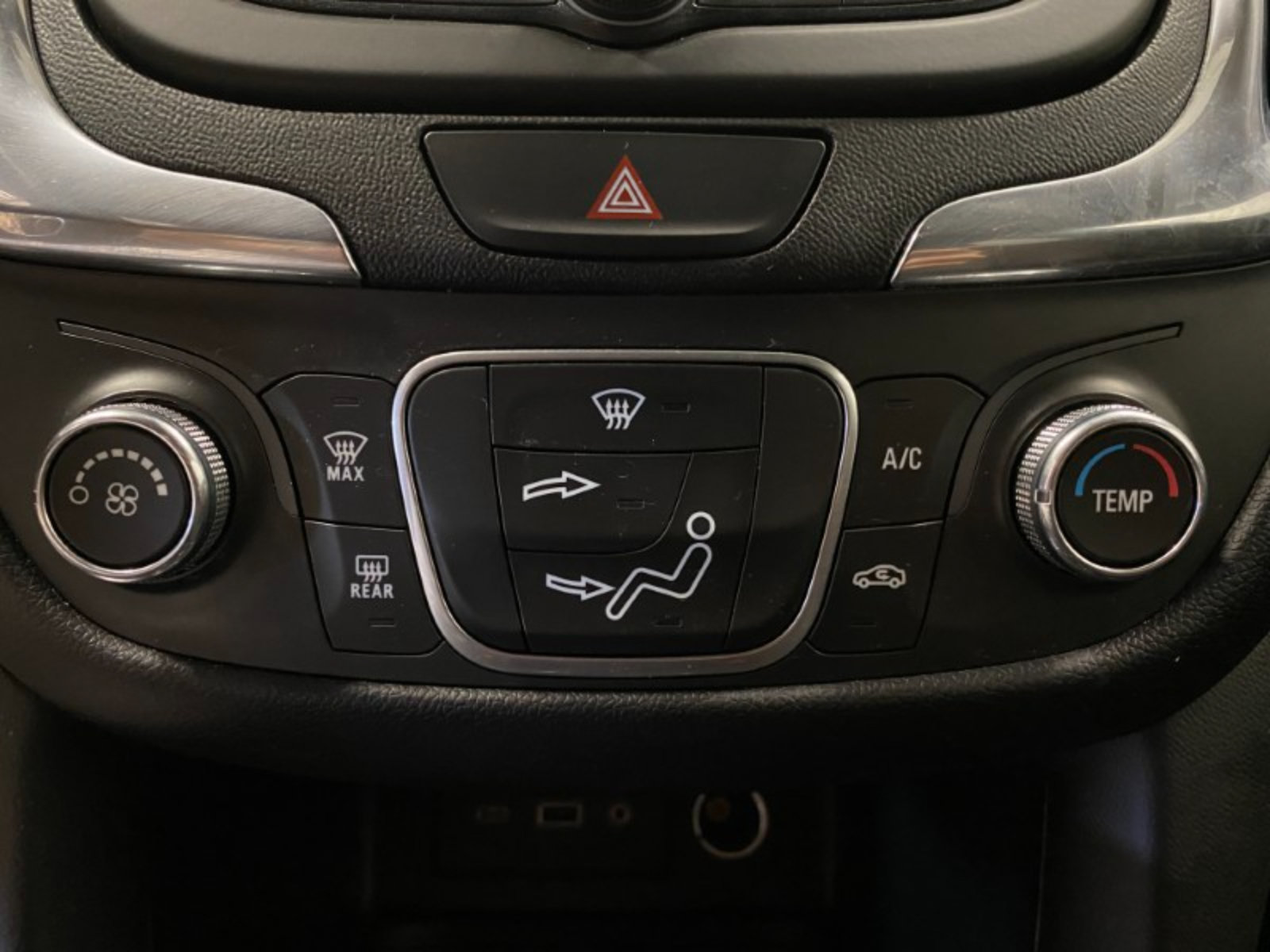 Used 2020 Chevrolet Equinox LT AWD/4WD image 39