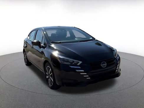 Used 2025 Nissan Versa SV FWD image 3