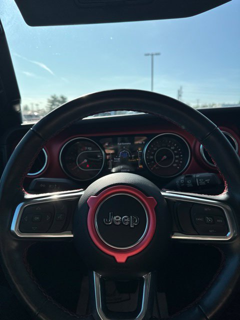 Used 2022 Jeep Wrangler Unlimited Rubicon w/ Cold Weather Group AWD/4WD image 15