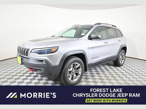 Used 2019 Jeep Cherokee Trailhawk w/ Cold Weather Group AWD/4WD image 1