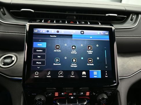 Used 2024 Jeep Grand Cherokee L Overland w/ Advanced Protech Group III image 27