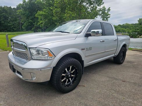 Used 2017 RAM 1500 Laramie w/ Convenience Group AWD/4WD image 11