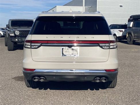 Used 2020 Lincoln Aviator Reserve w/ Equipment Group 202A image 8