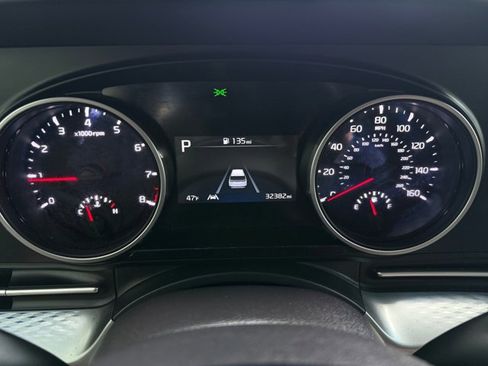 Used 2022 Kia Carnival LX FWD image 16