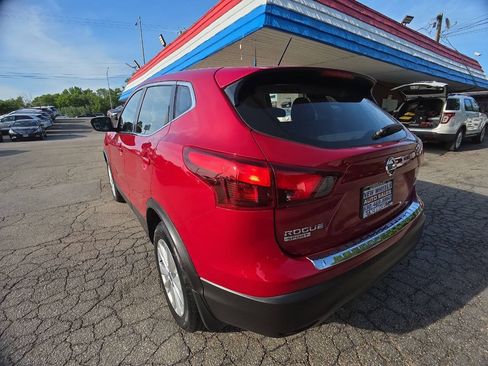 Used 2018 Nissan Rogue Sport S w/ S Appearance Package AWD/4WD image 19