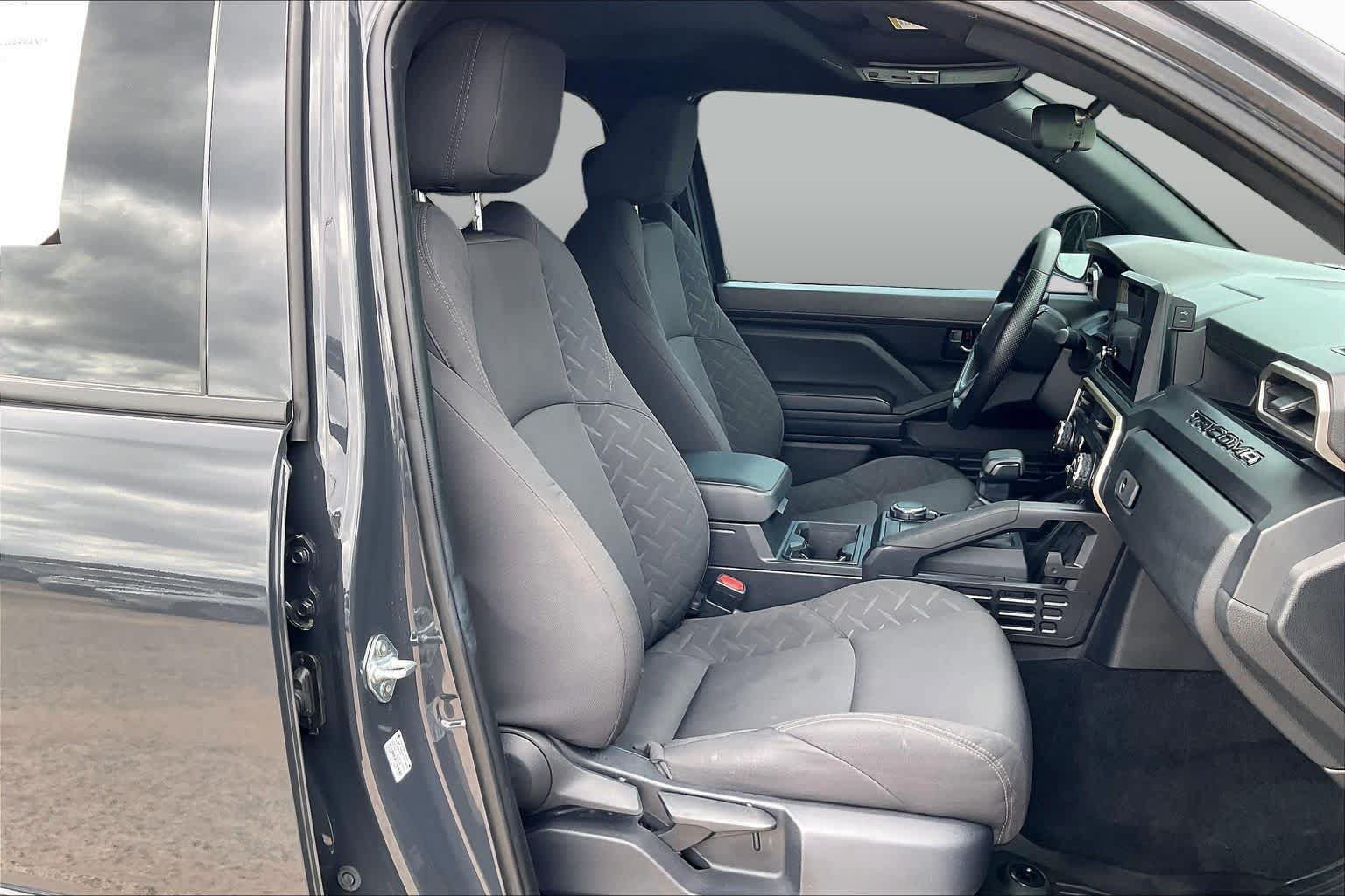 Used 2026 Toyota Tacoma SR AWD/4WD image 9