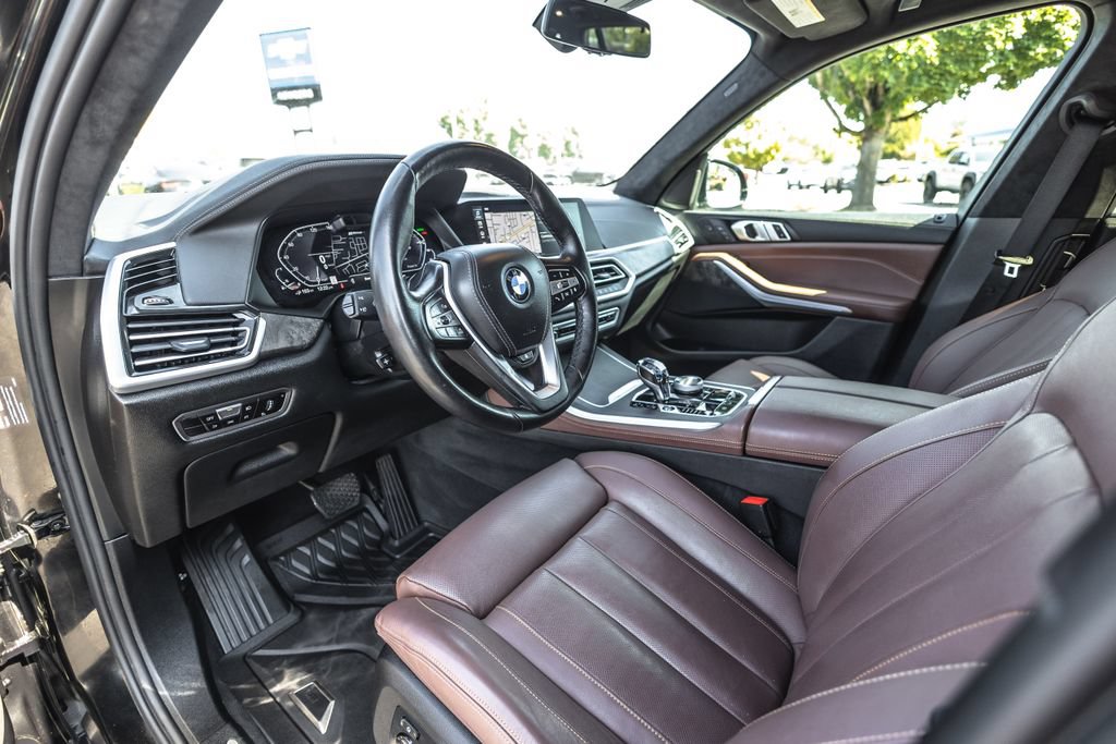 Used 2022 BMW X5 xDrive45e w/ Executive Package AWD/4WD image 16