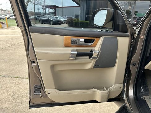 Used 2015 Land Rover LR4 HSE LUX image 27