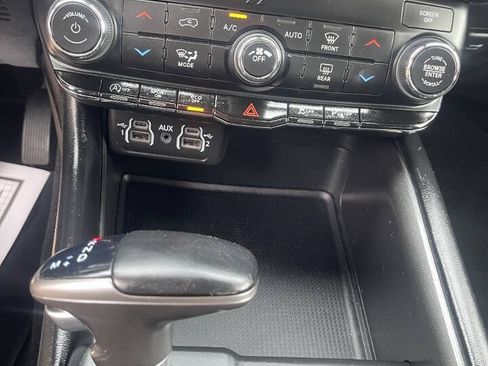 Used 2021 Dodge Durango SXT AWD/4WD image 16
