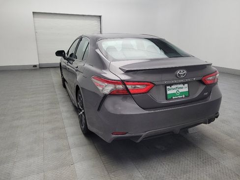 Used 2018 Toyota Camry SE FWD image 5
