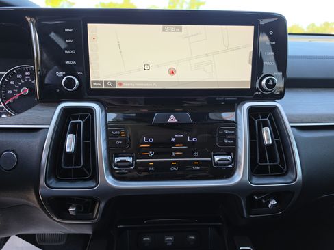 Used 2022 Kia Sorento S AWD/4WD image 26