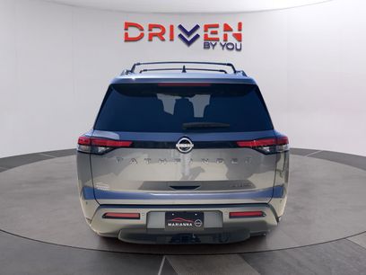 New 2026 Nissan Pathfinder Platinum w/ Cargo Package