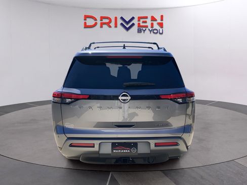 New 2026 Nissan Pathfinder Platinum w/ Cargo Package image 4