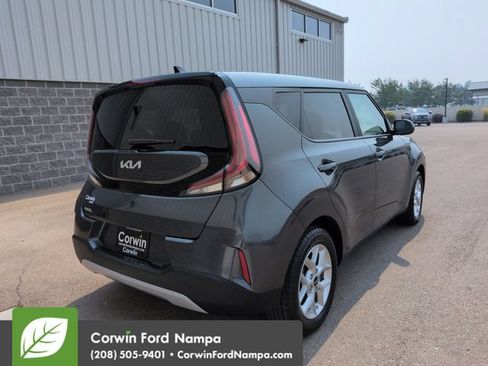 Used 2024 Kia Soul LX w/ Option Group 015 FWD image 3