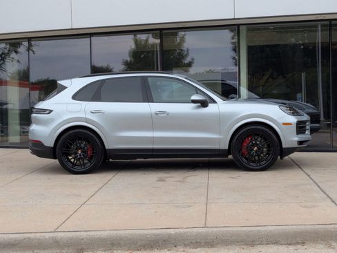New 2026 Porsche Cayenne S image 8