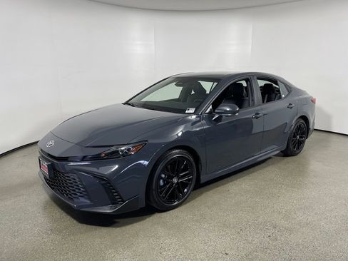 Certified 2025 Toyota Camry SE image 6