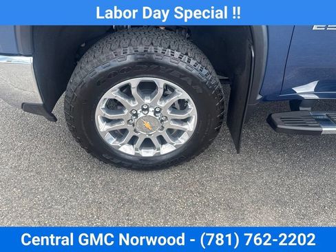 Used 2024 Chevrolet Silverado 2500 LTZ w/ LTZ Premium Package AWD/4WD image 9