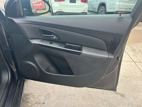 Used 2014 Chevrolet Cruze LT image 16