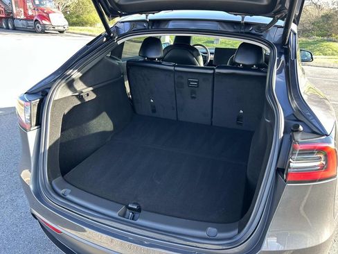 Used 2023 Tesla Model Y Long Range image 13