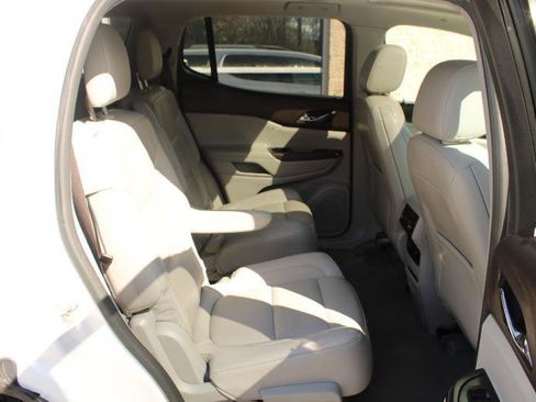Used 2017 GMC Acadia SLT AWD/4WD image 12