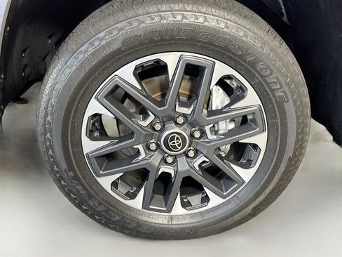 Used 2024 Toyota Tundra Limited image 13