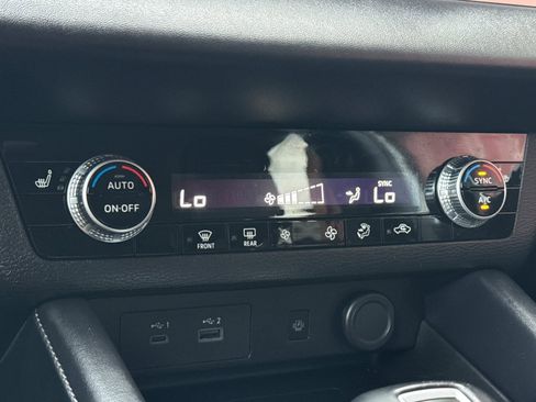 Used 2024 Mitsubishi Outlander SE image 25