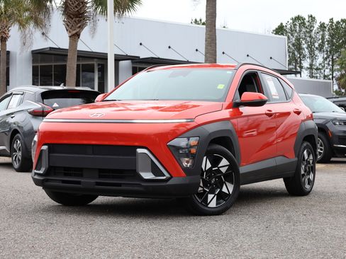 Used 2025 Hyundai Kona SEL image 1