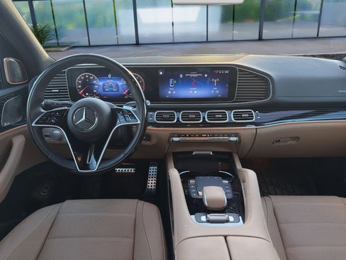 Used 2024 Mercedes-Benz GLS 450 4MATIC image 14