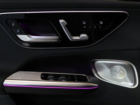 Certified 2025 Mercedes-Benz GLC 350e GLC 350e w/ AMG Line image 3