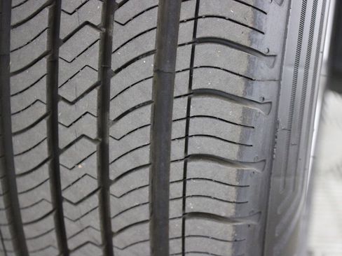 Used 2020 Chevrolet Malibu LS w/ Driver Confidence Package II image 36